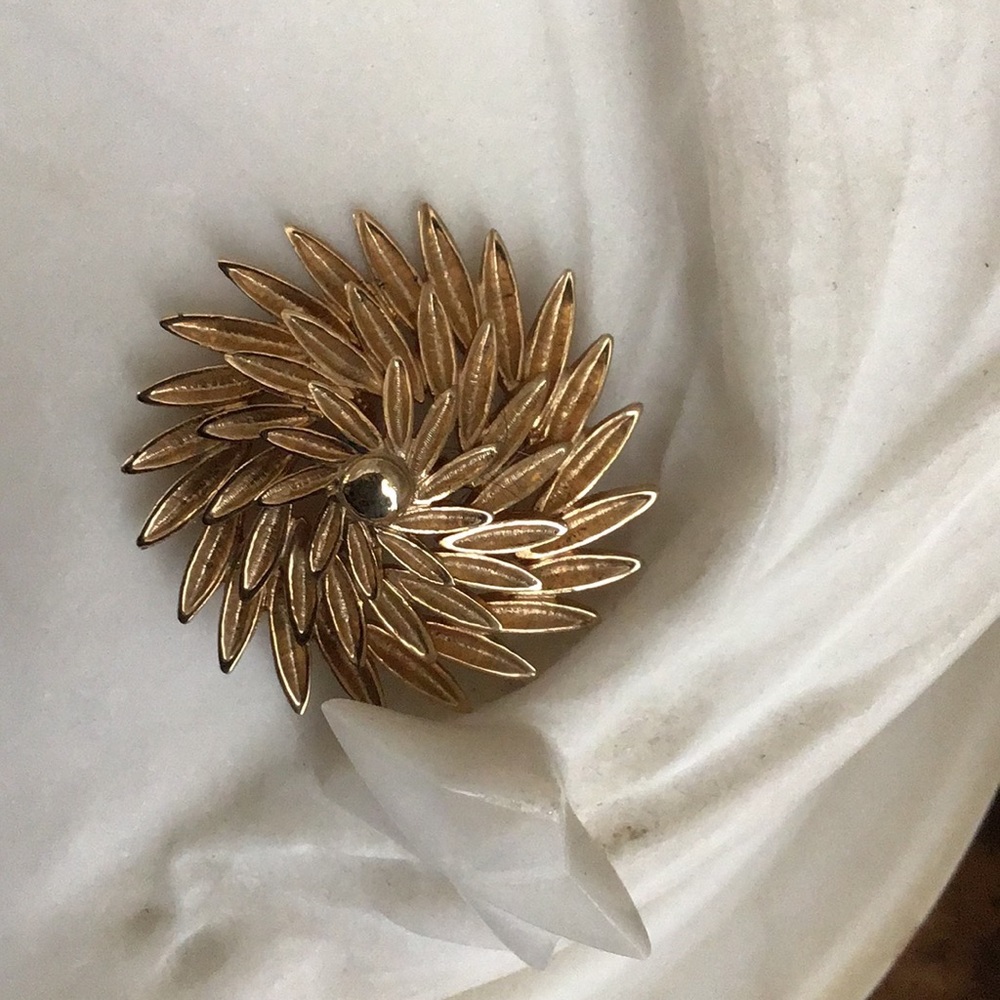 Brooch - Picture 6 of 6